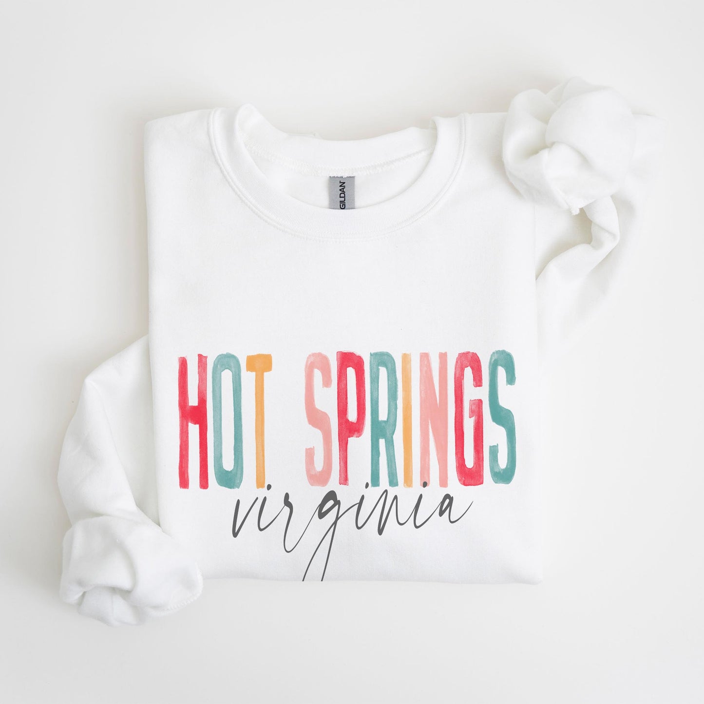 Gildan Sweatshirt White-Hotspringsvaswst18214watercolorstatetown