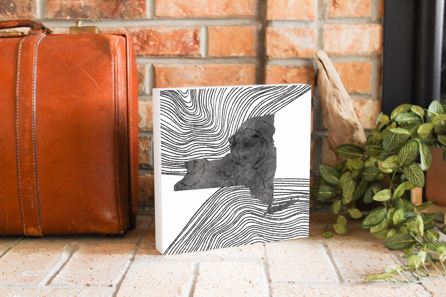 Minimalistic B&W New York State With Fluid Lines | Wood Block | Eaches | Min 2