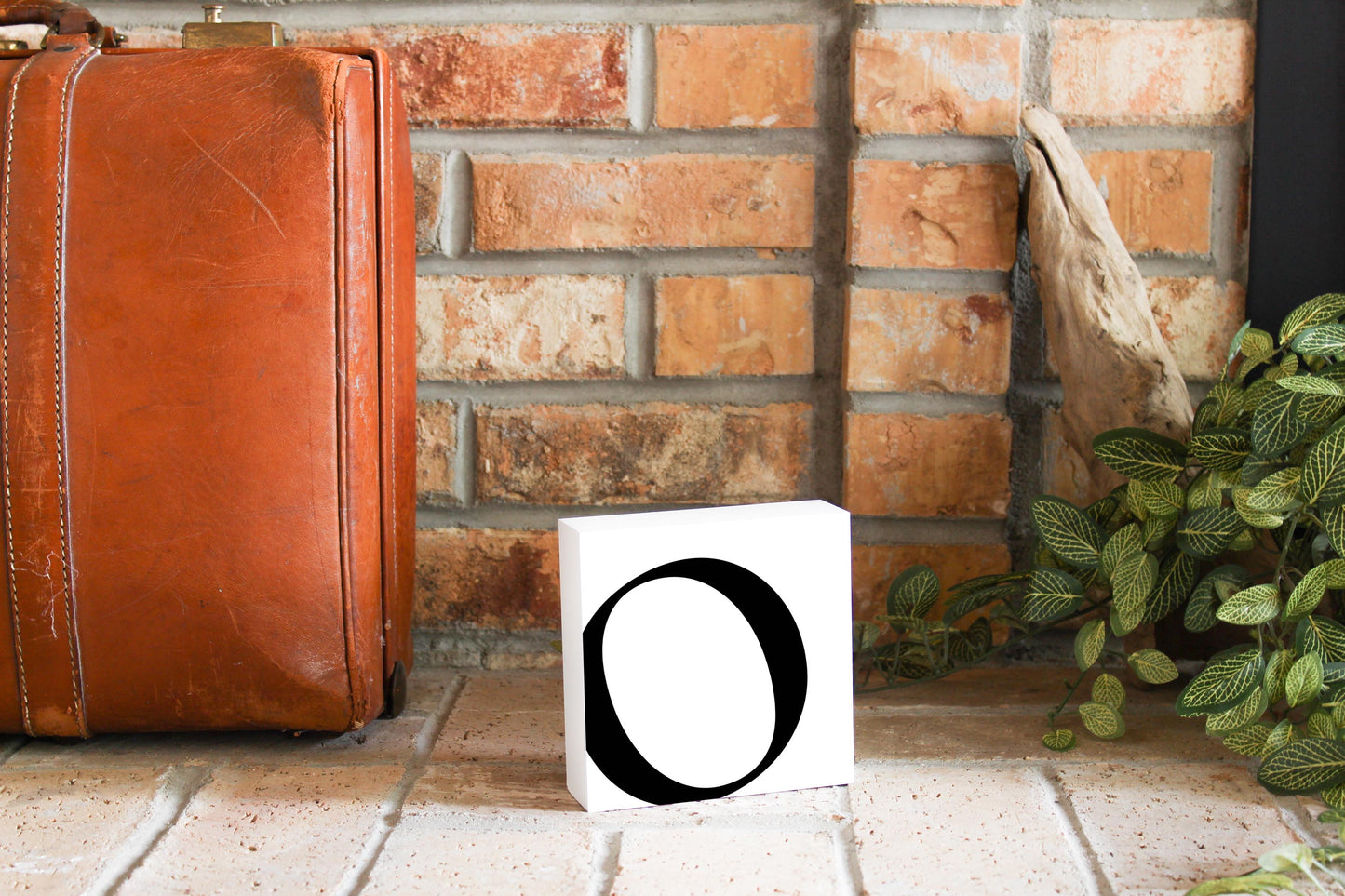 Minimal Monogram O | Wood Block | Eaches | Min 4