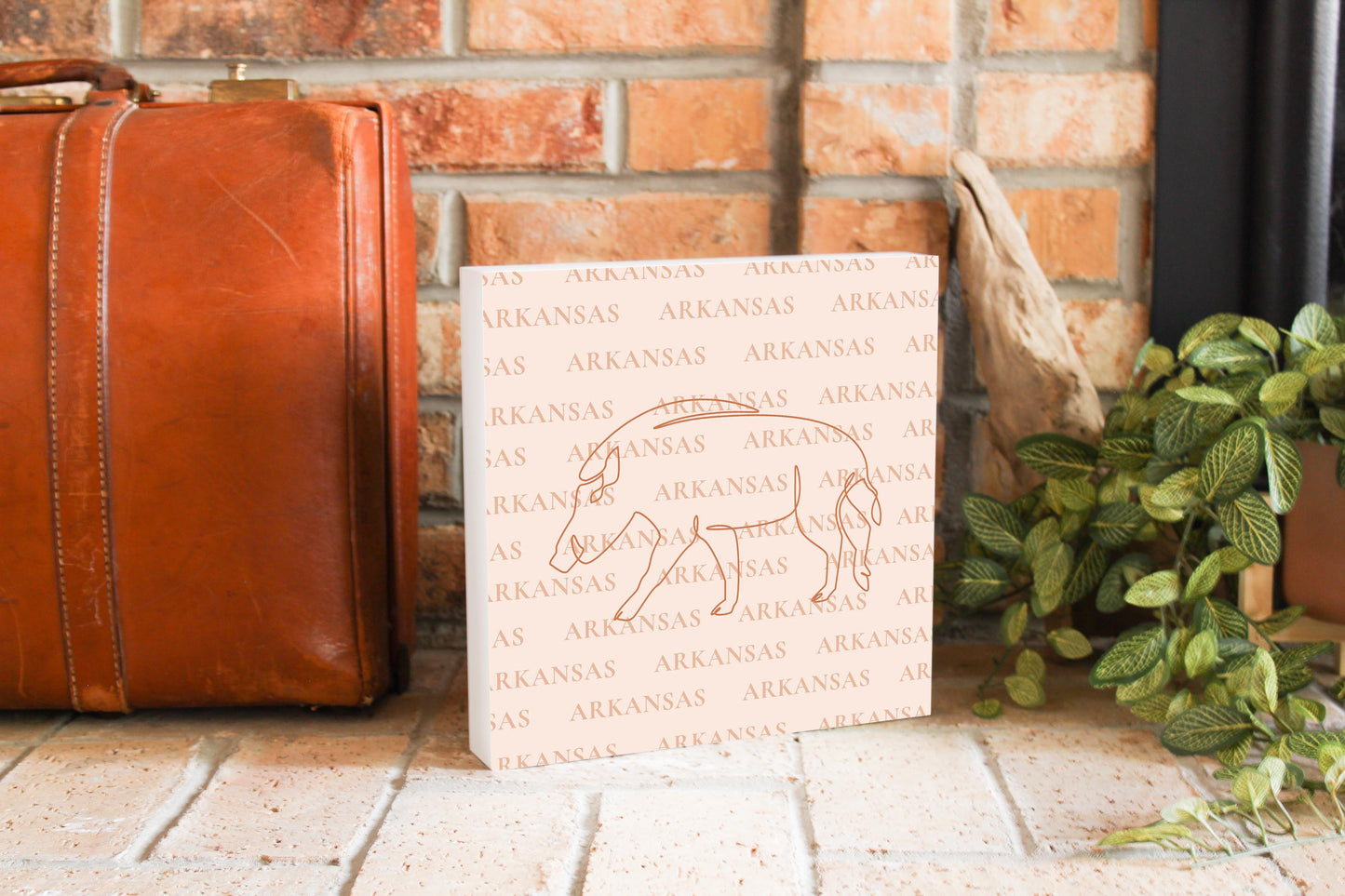 Modern Minimalist Arkansas Hog Line Drawing | Wood Block | Eaches | Min 2