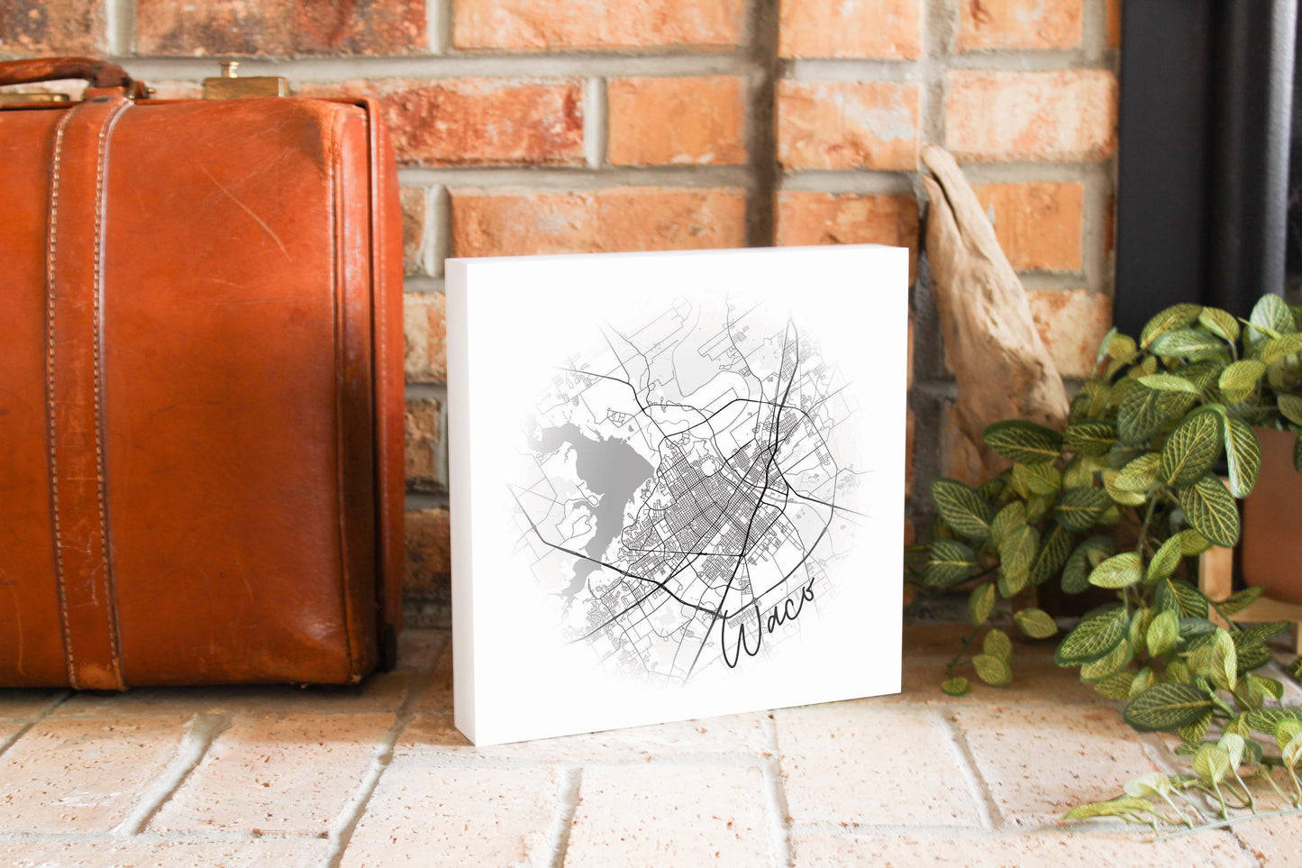Minimalistic B&W Texas Waco Circle Map | Wood Block | Eaches | Min 2