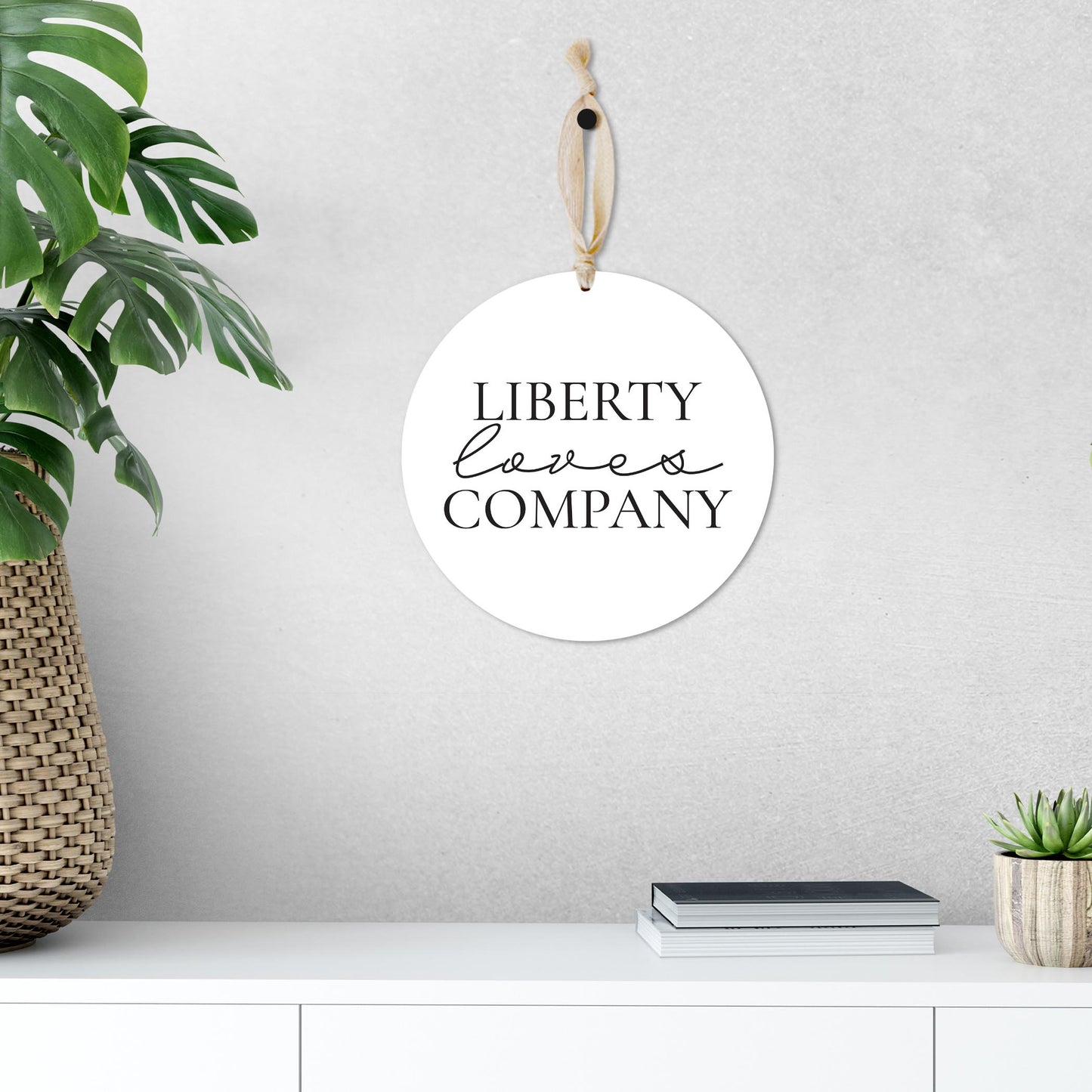 Minimalistic B&W Pennsylvania Liberty Quip | Wood Ornament | Eaches | Min 1