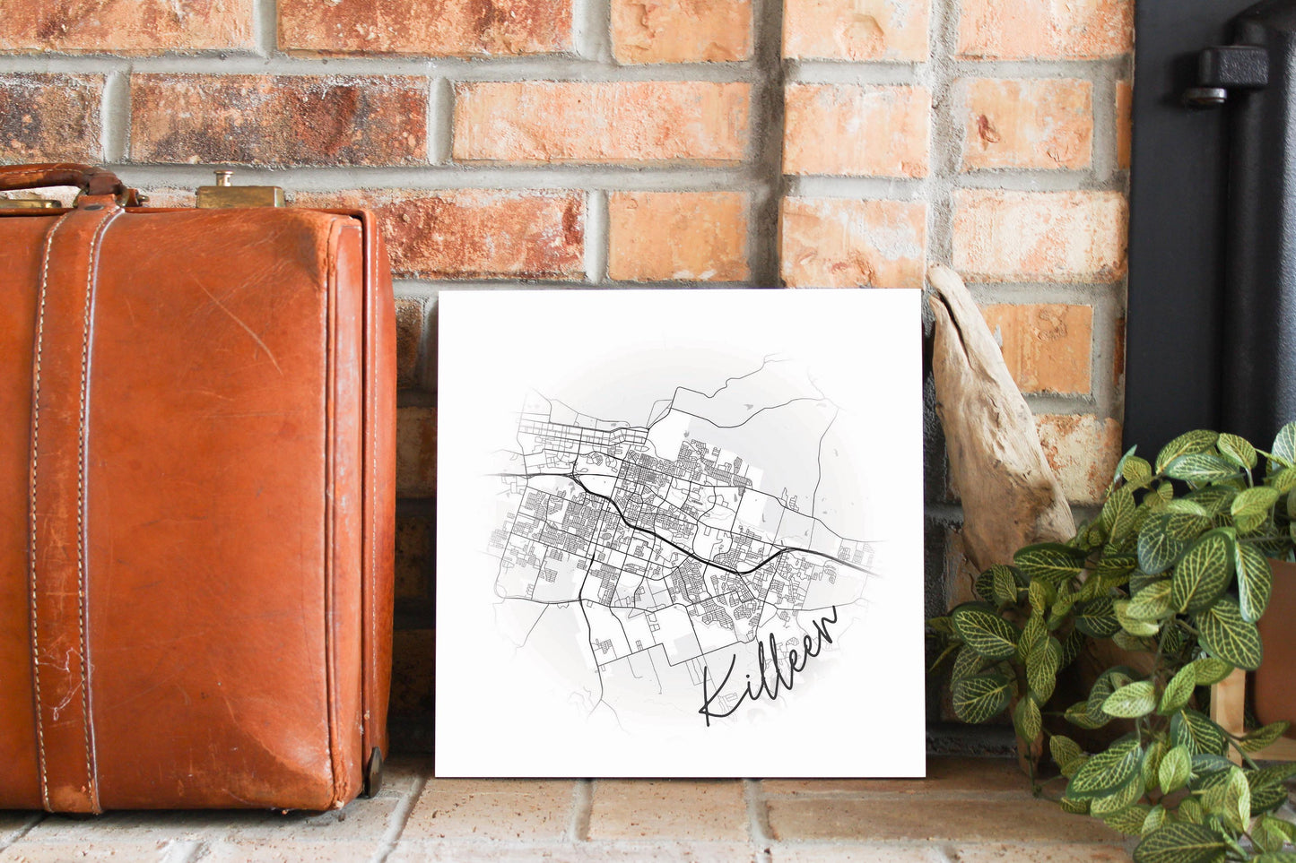 Minimalistic B&W Texas Killeen Circle Map | Wood Sign | Eaches | Min 2