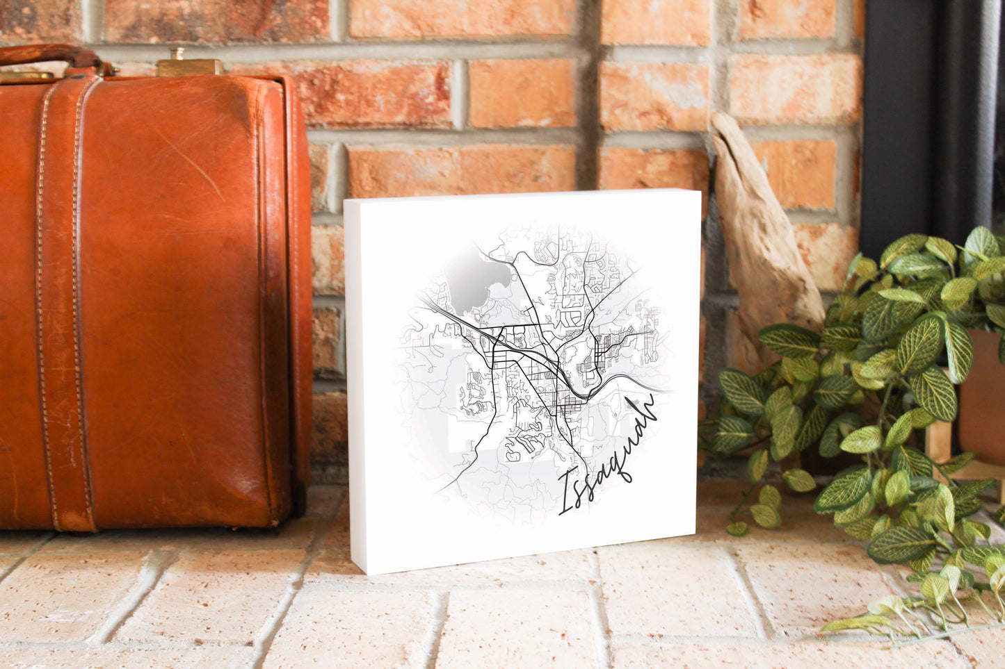 Minimalistic B&W Washington Issaquah Circle Map | Wood Block | Eaches | Min 2
