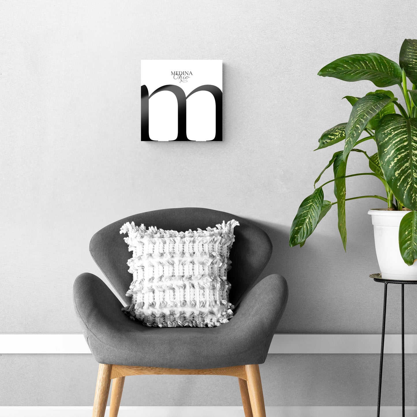 Medina Oh Minimal Monogram | Hi-Def Glass Art | Eaches | Min 1