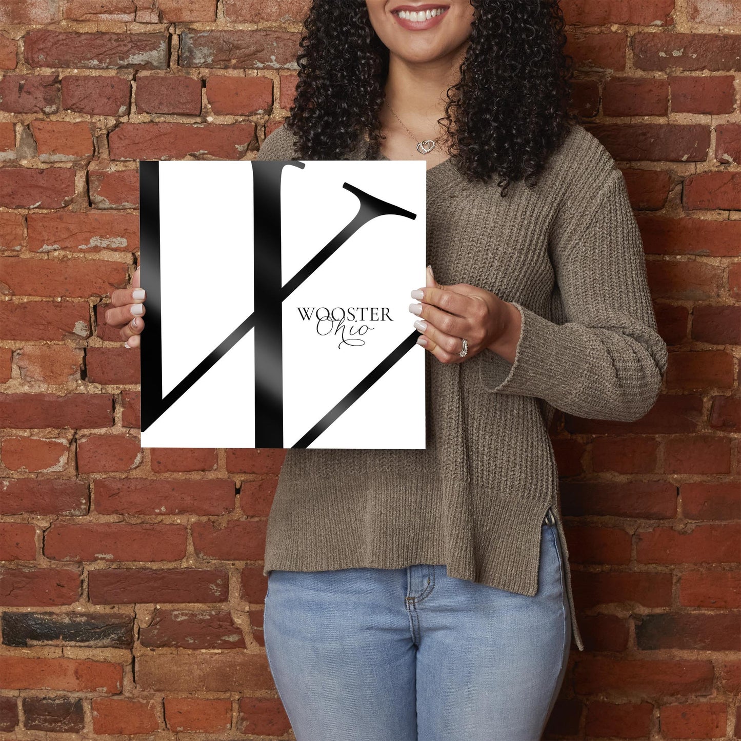 Wooster Oh Minimal Monogram | Hi-Def Glass Art | Eaches | Min 1