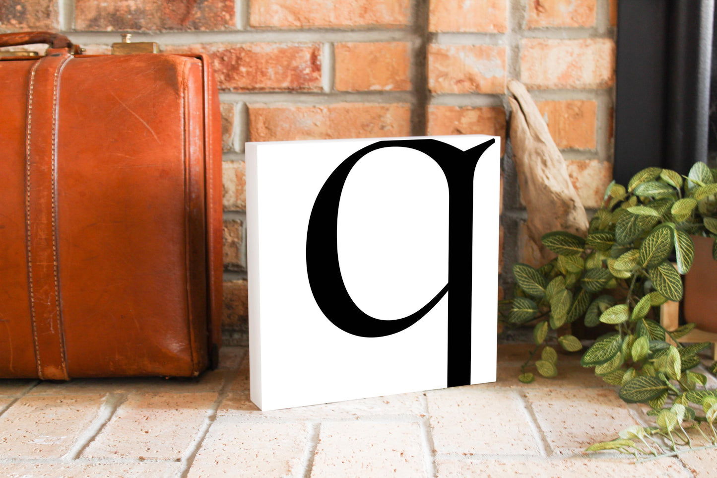 Minimal Monogram Q | Wood Block | Eaches | Min 2