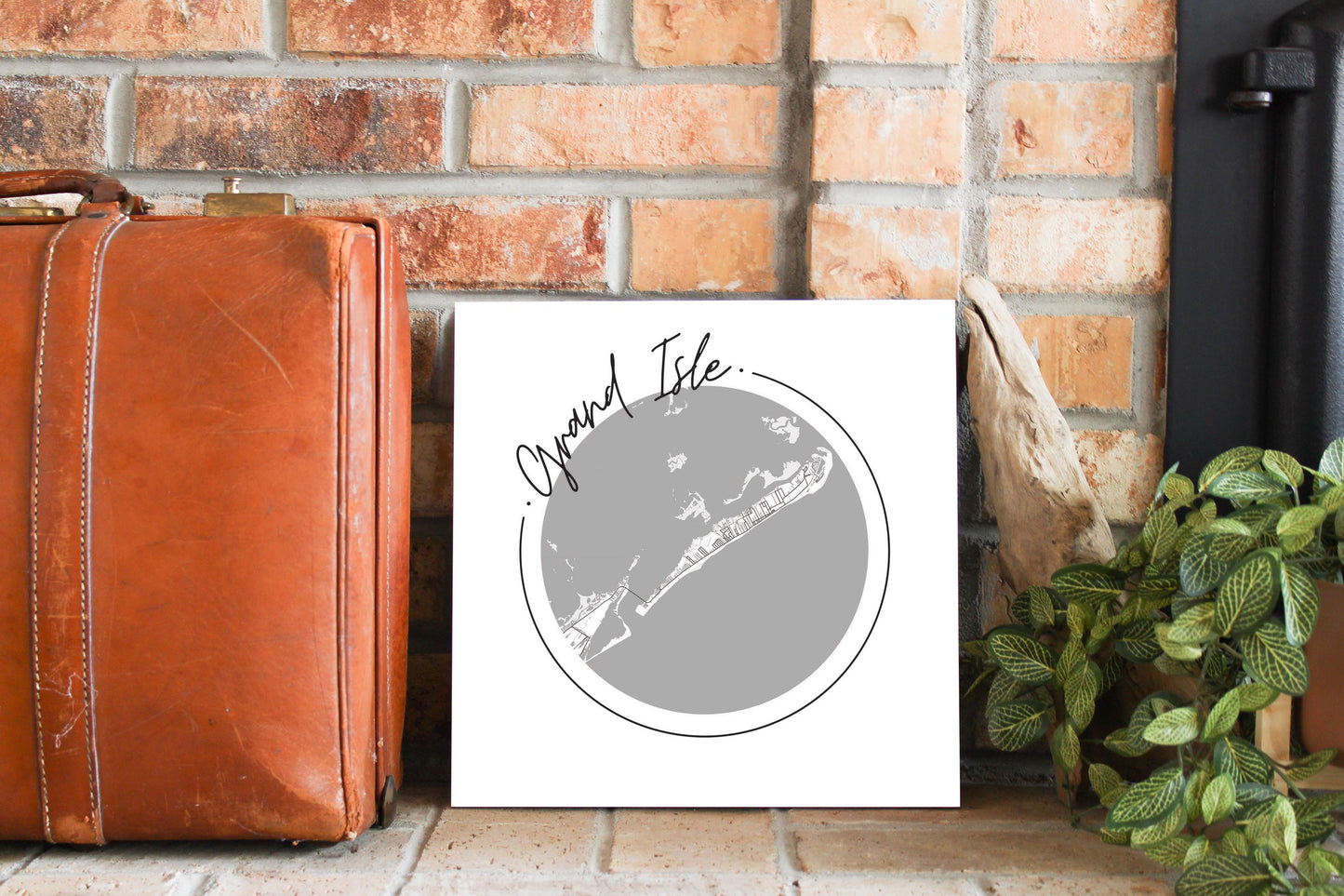 Minimalist B&W Louisiana Grand Isle Circle Map | Wood Sign | Eaches | Min 2