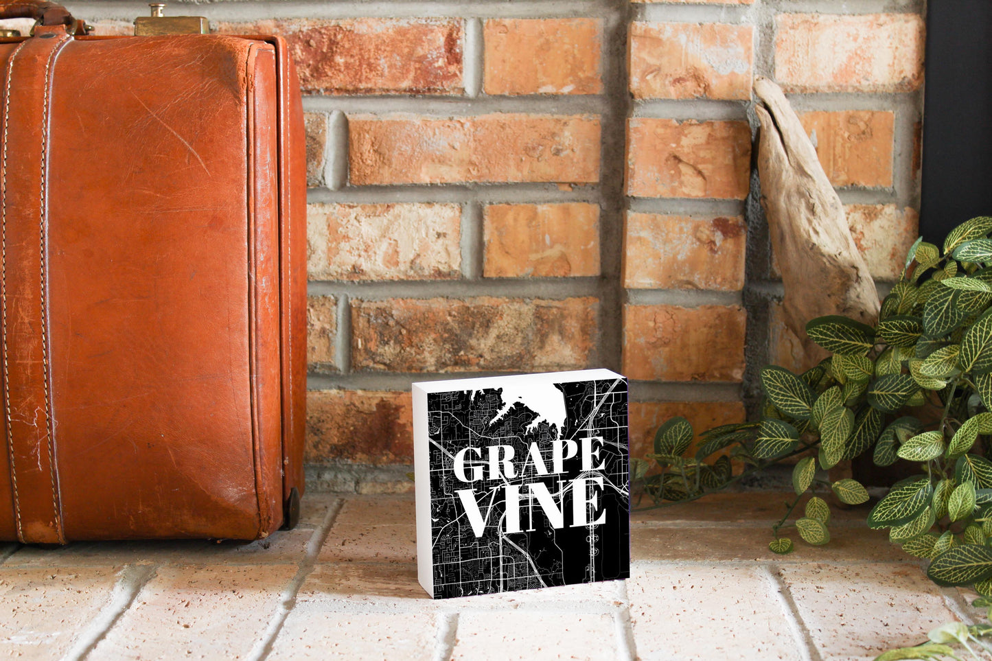 Minimalistic B&W Texas Grapevine Map | Wood Block | Eaches | Min 4