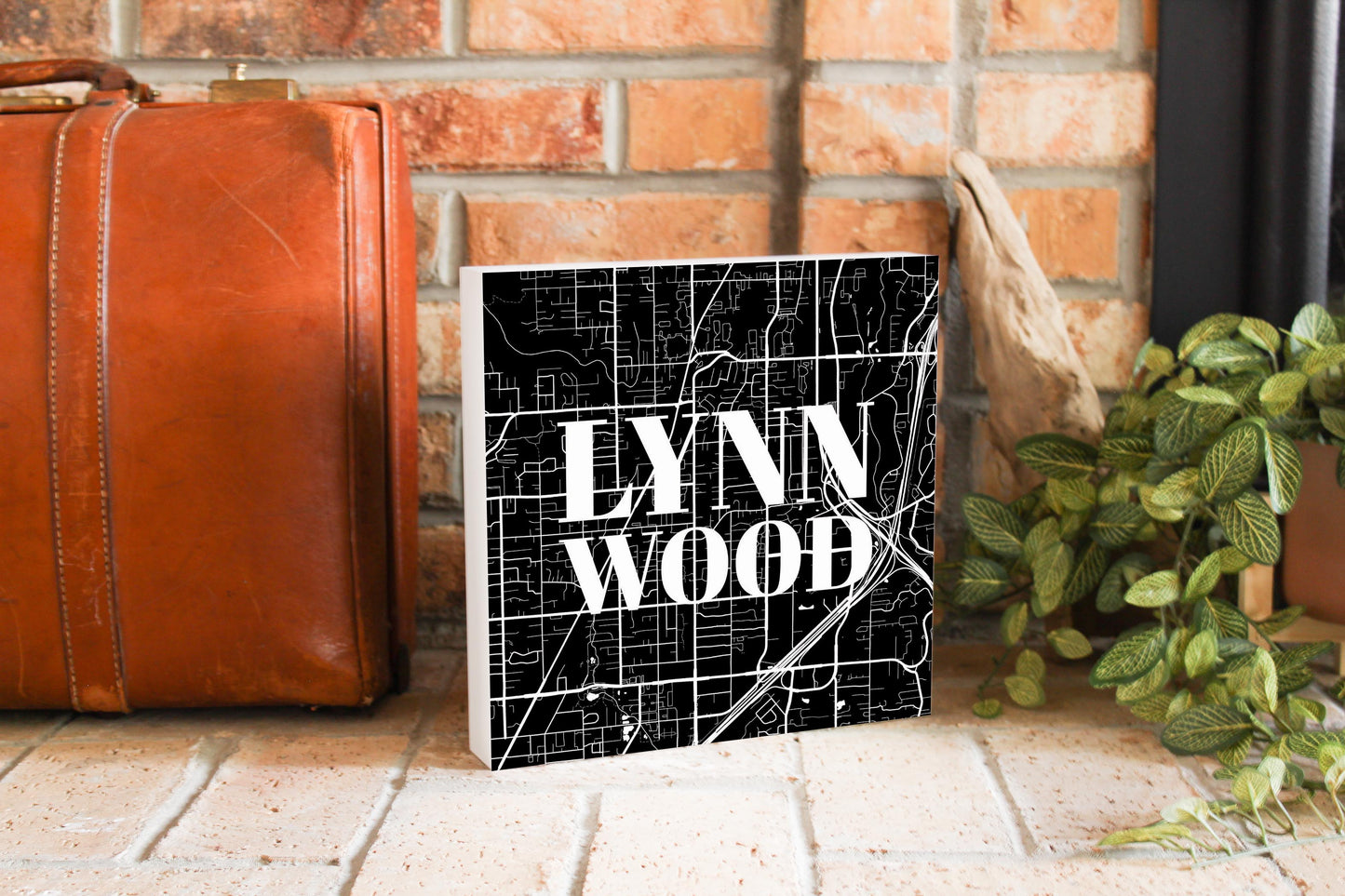 Minimalistic B&W Washington Lynnwood Map | Wood Block | Eaches | Min 2