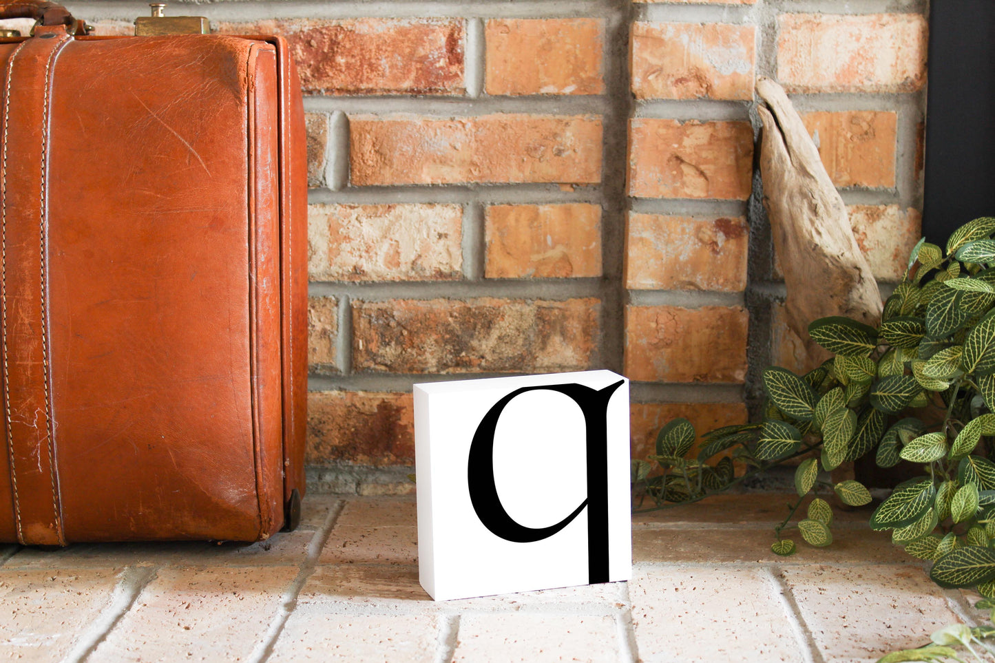 Minimal Monogram Q | Wood Block | Eaches | Min 4