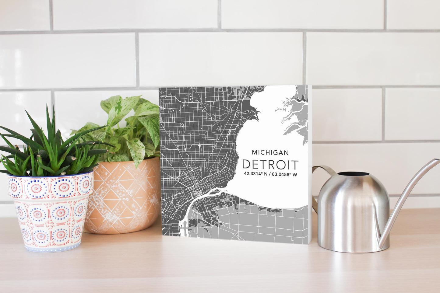 Grey Detroit Michigan Map & Coordinates | 10x10