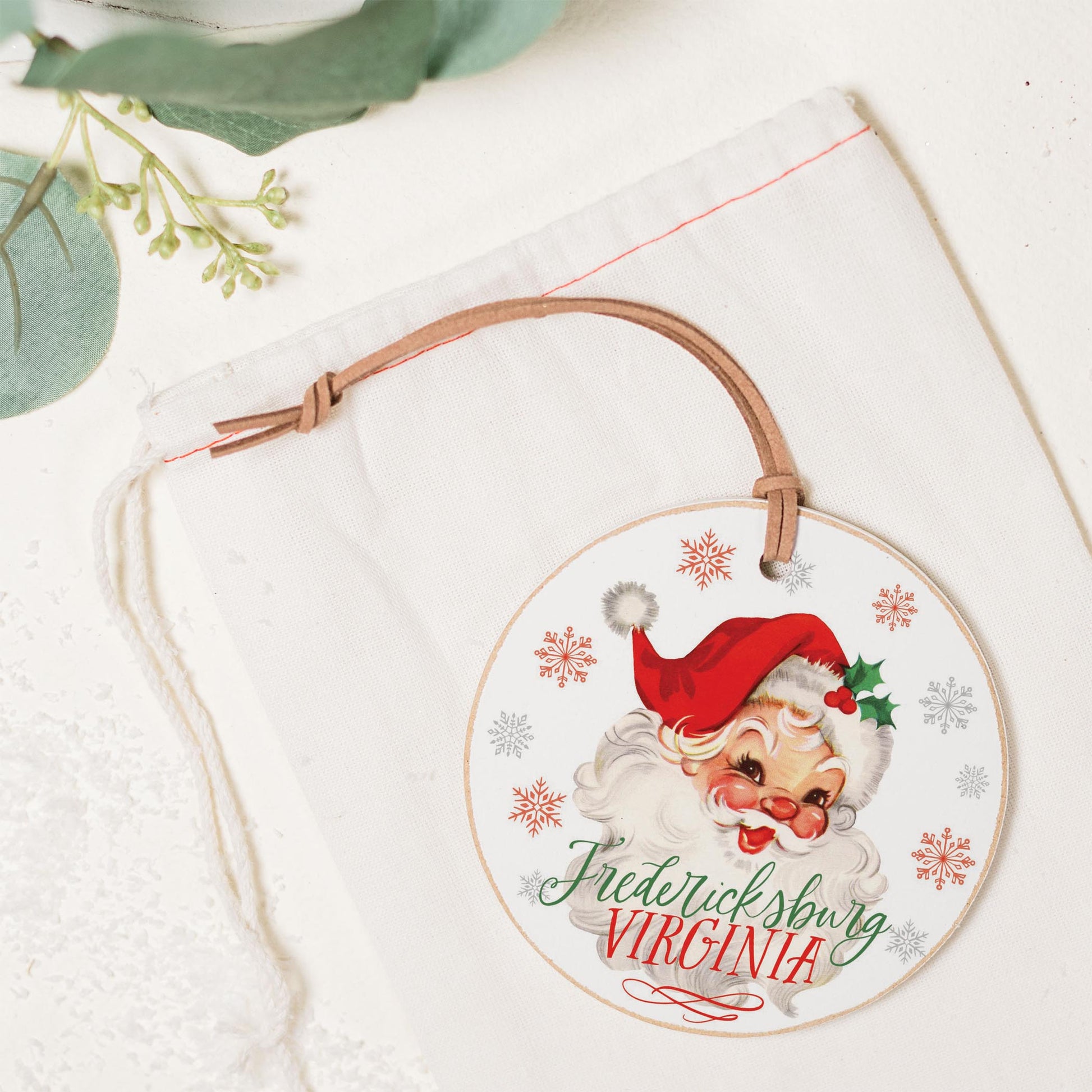 4" Round Ornament-Classic Santa Fredericksburg Virginia -1