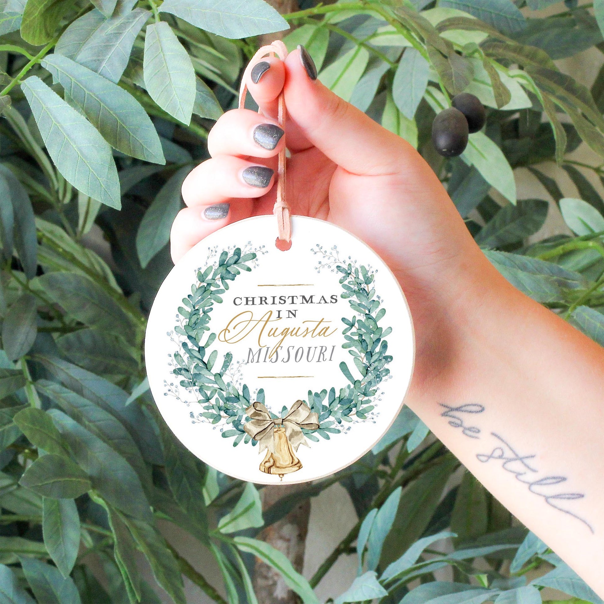 4" Round Ornament-Classic Christmas Augusta Missouri -4