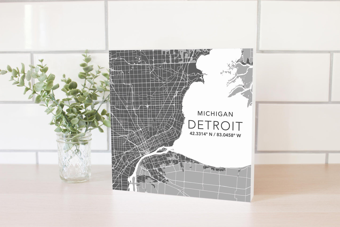 Grey Detroit Michigan Map & Coordinates | 10x10