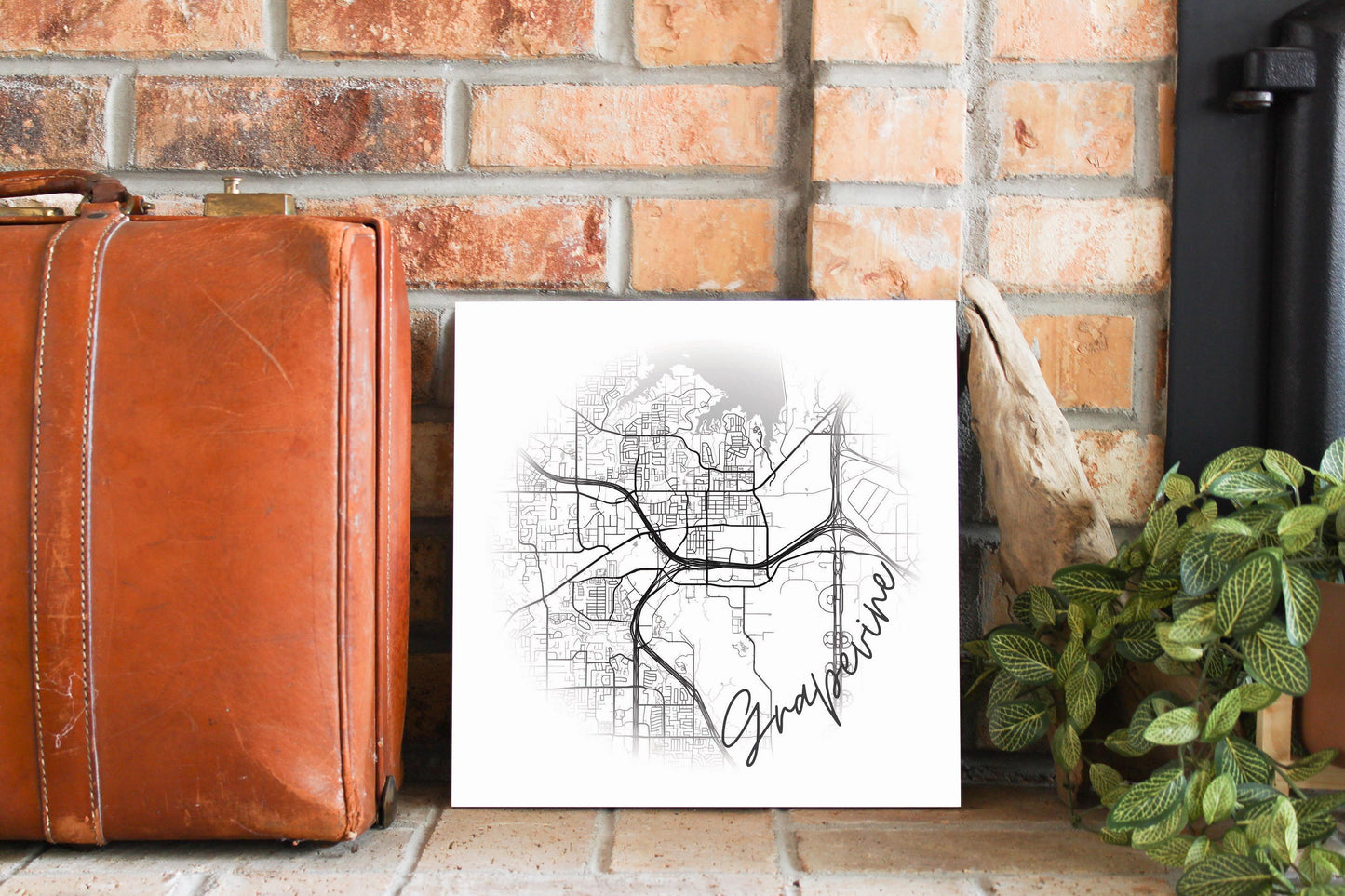 Minimalistic B&W Texas Grapevine Circle Map | Wood Sign | Eaches | Min 2
