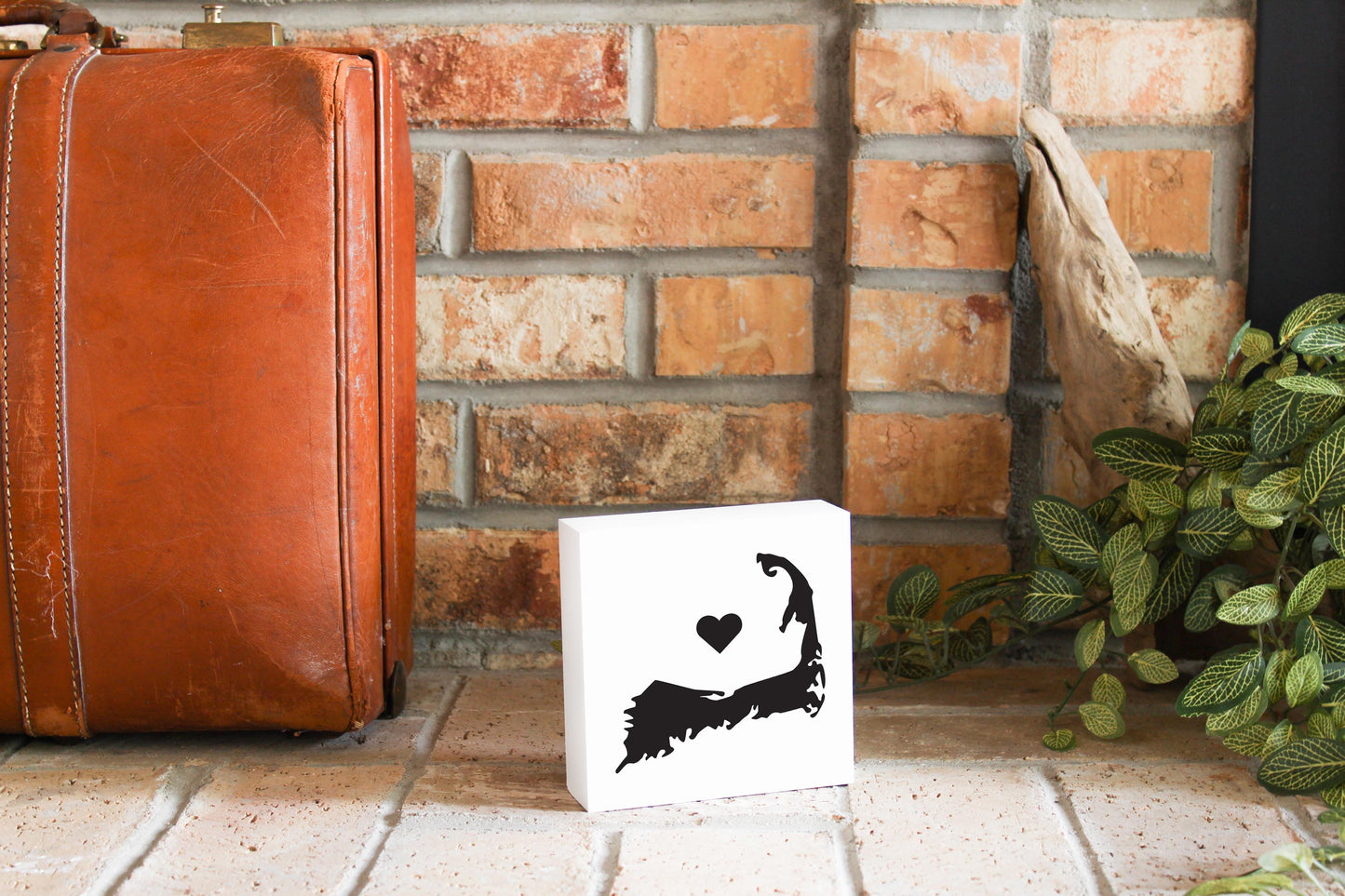 Minimalistic B&W Cape Cod With Heart| Wood Block | Eaches | Min 4