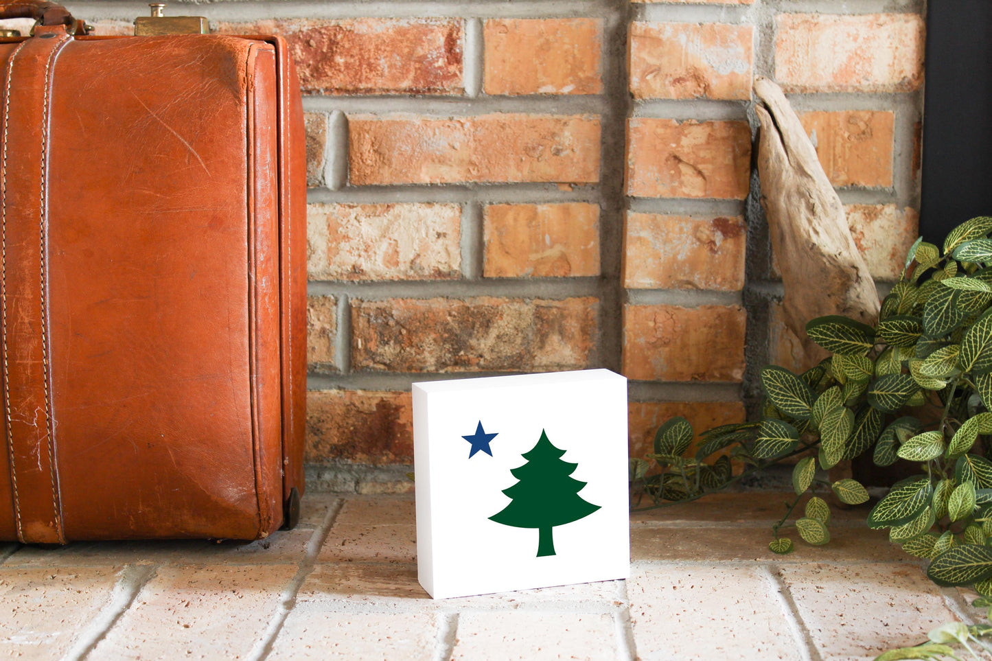 New England Star And Tree | Wood Block | Eaches | Min 4