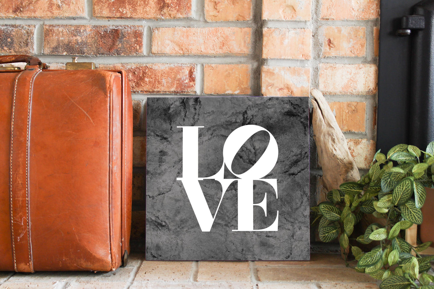 Minimalistic B&W Pennsylvania Love Dark | Wood Sign | Eaches | Min 2