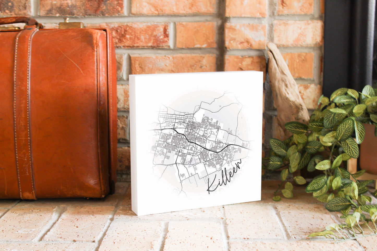 Minimalistic B&W Texas Killeen Circle Map | Wood Block | Eaches | Min 2