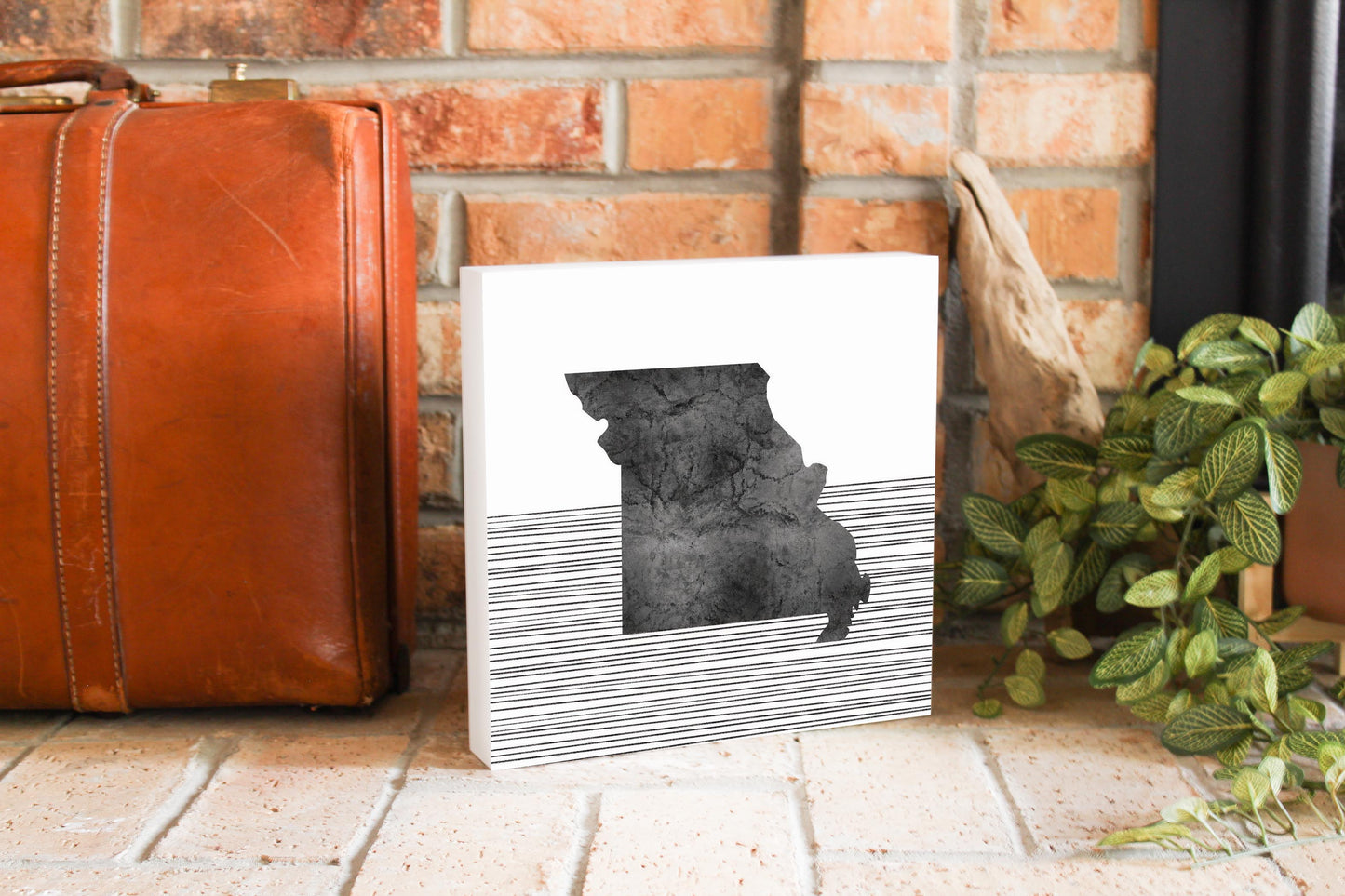Minimalist B&W Missouri State With Straight Lines | Wood Block | Eaches | Min 2