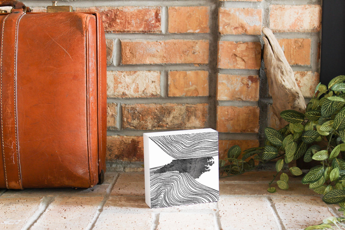 Minimalistic B&W North Carolina State With Fluid Lines | Wood Block | Eaches | Min 4